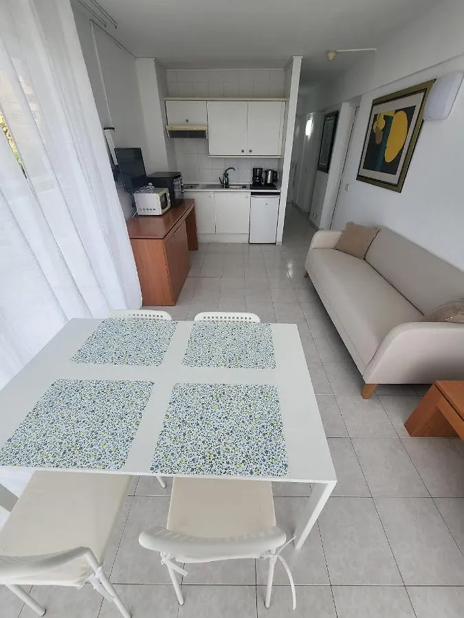 Cozy Apartment Near The Beach Playa de las Americas