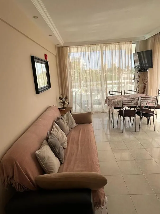 Cozy Apartment Near The Beach Playa de las Americas